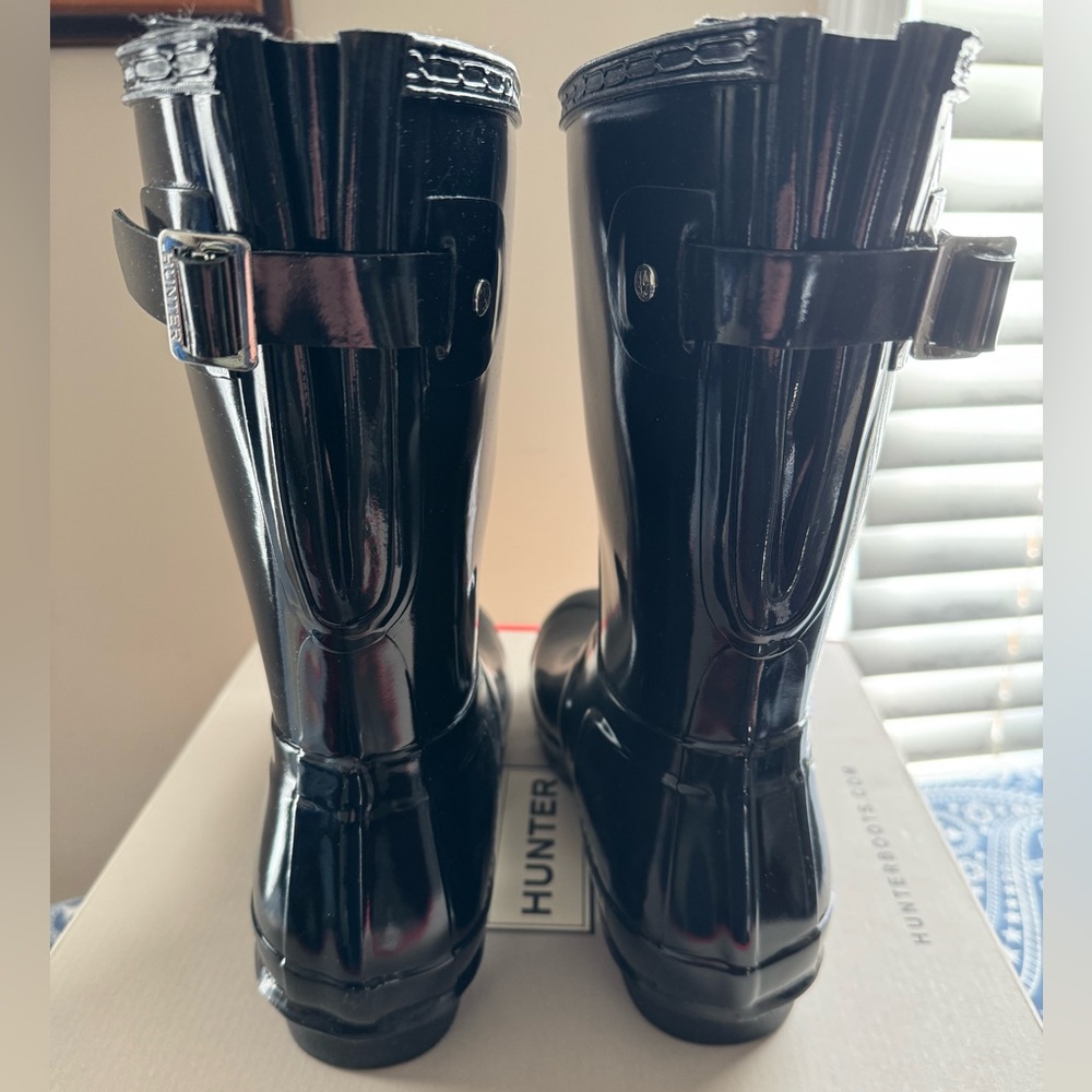 NWT Hunter Original Short Gloss Boot with Expandable Back -Womens Size 9 - Picture 3 of 13